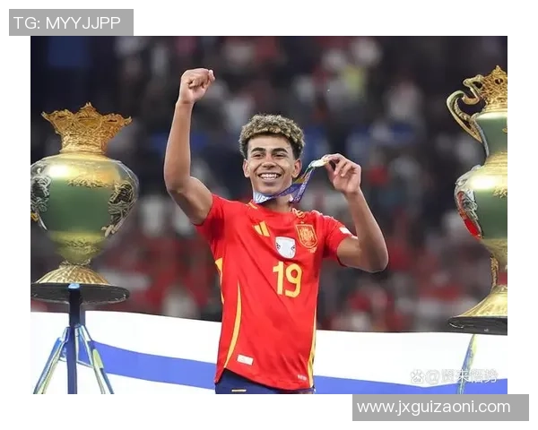 发现足球界未来之星：年轻天才崭露头角，挑战巨星宝座的风云之战